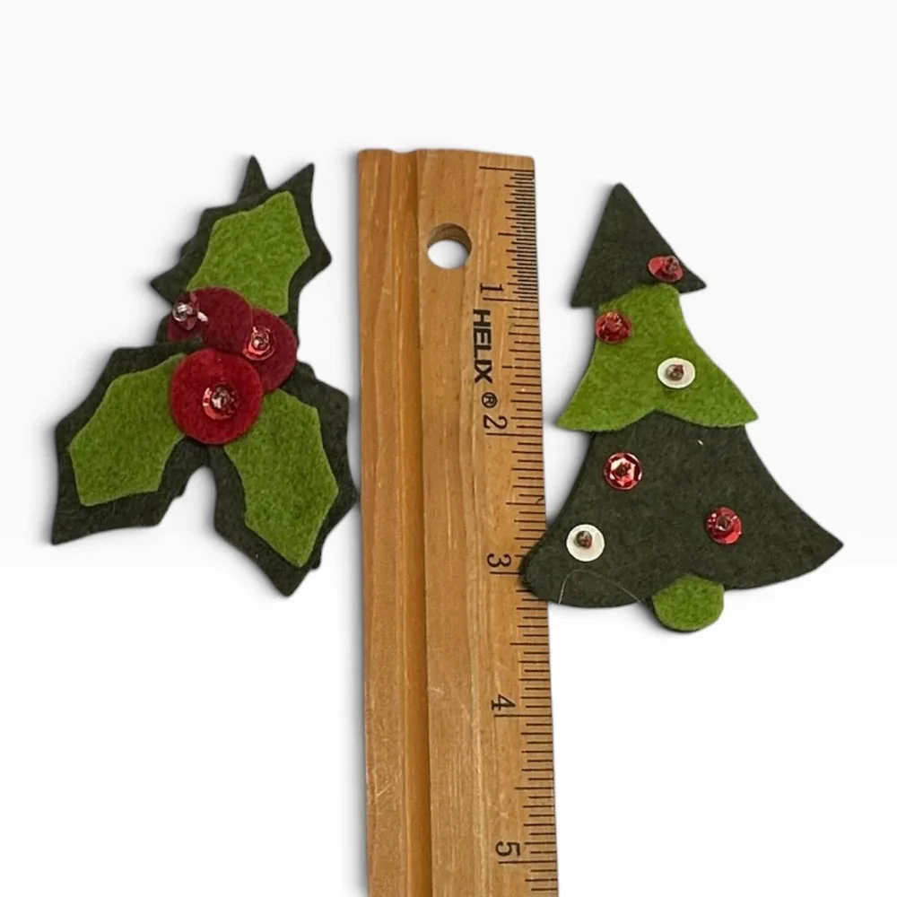 Set of 2 Christmas Brooch Green Felt Holly Tree Leaf Pins